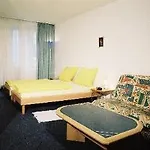 City Apart Hotel מלון